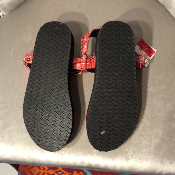 NWTO Steve Madden Women’s Sandals - Picture 4 of 6